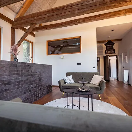 Johann Und Anna Am Stainzbach Stainz